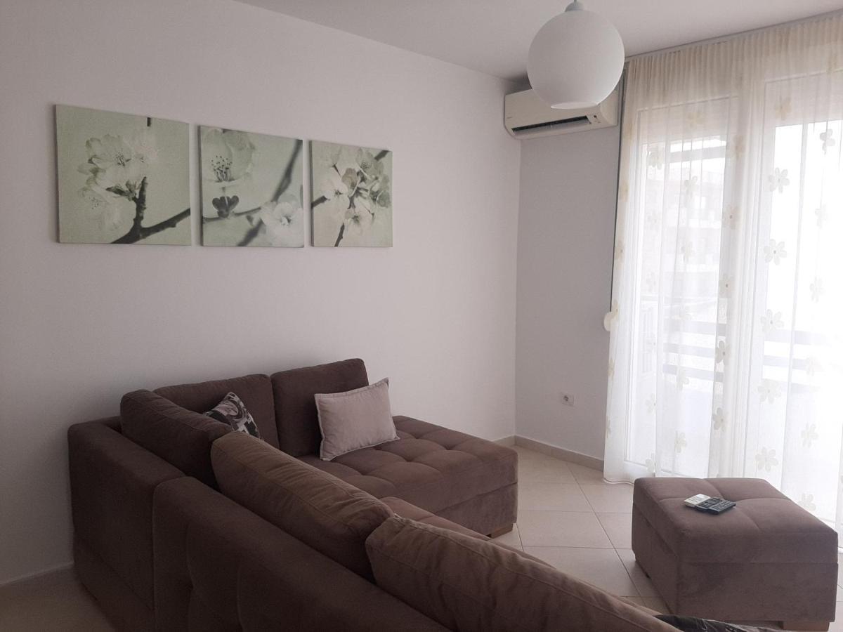 Kela Apartments Sarande Exterior photo