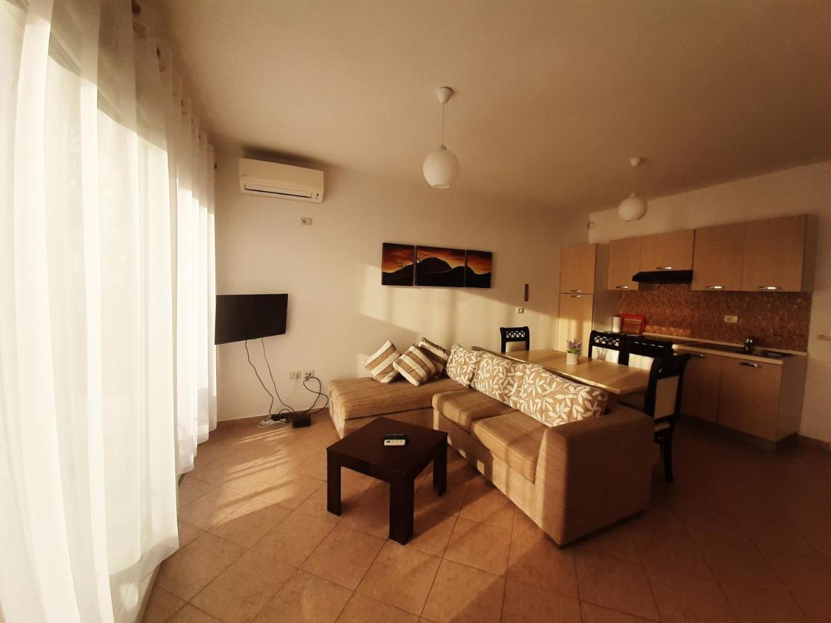 Kela Apartments Sarande Exterior photo