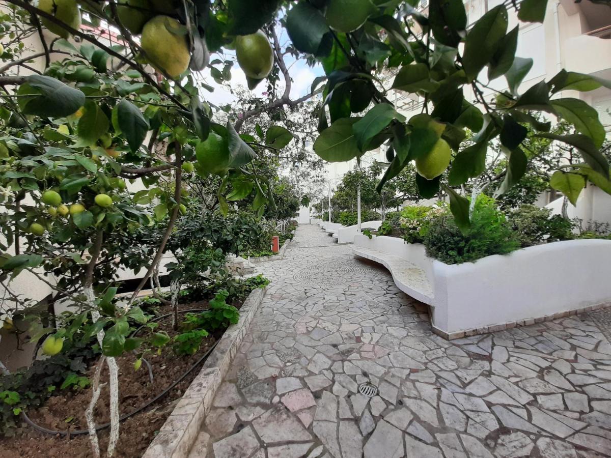 Kela Apartments Sarande Exterior photo