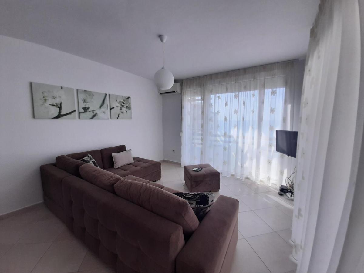 Kela Apartments Sarande Exterior photo