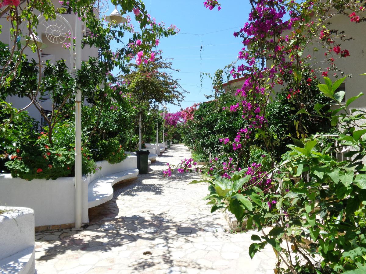 Kela Apartments Sarande Exterior photo