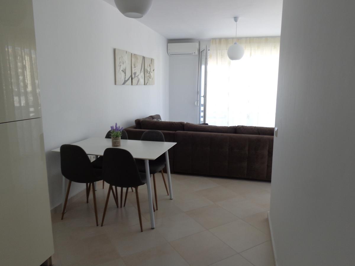 Kela Apartments Sarande Exterior photo